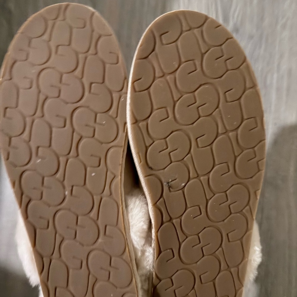 UGG Women's Cream and Tan Cozy Slippers - Picture 3 of 3